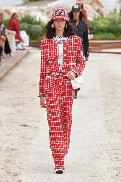 Look 1